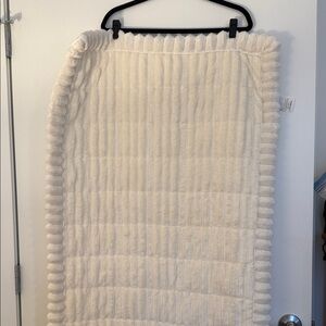 Elegant Cream sofa/bedcover pad (perfect for pets!)